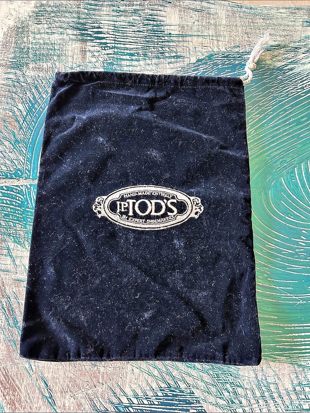 PETODS Velvet Drawstring Pouch in Black